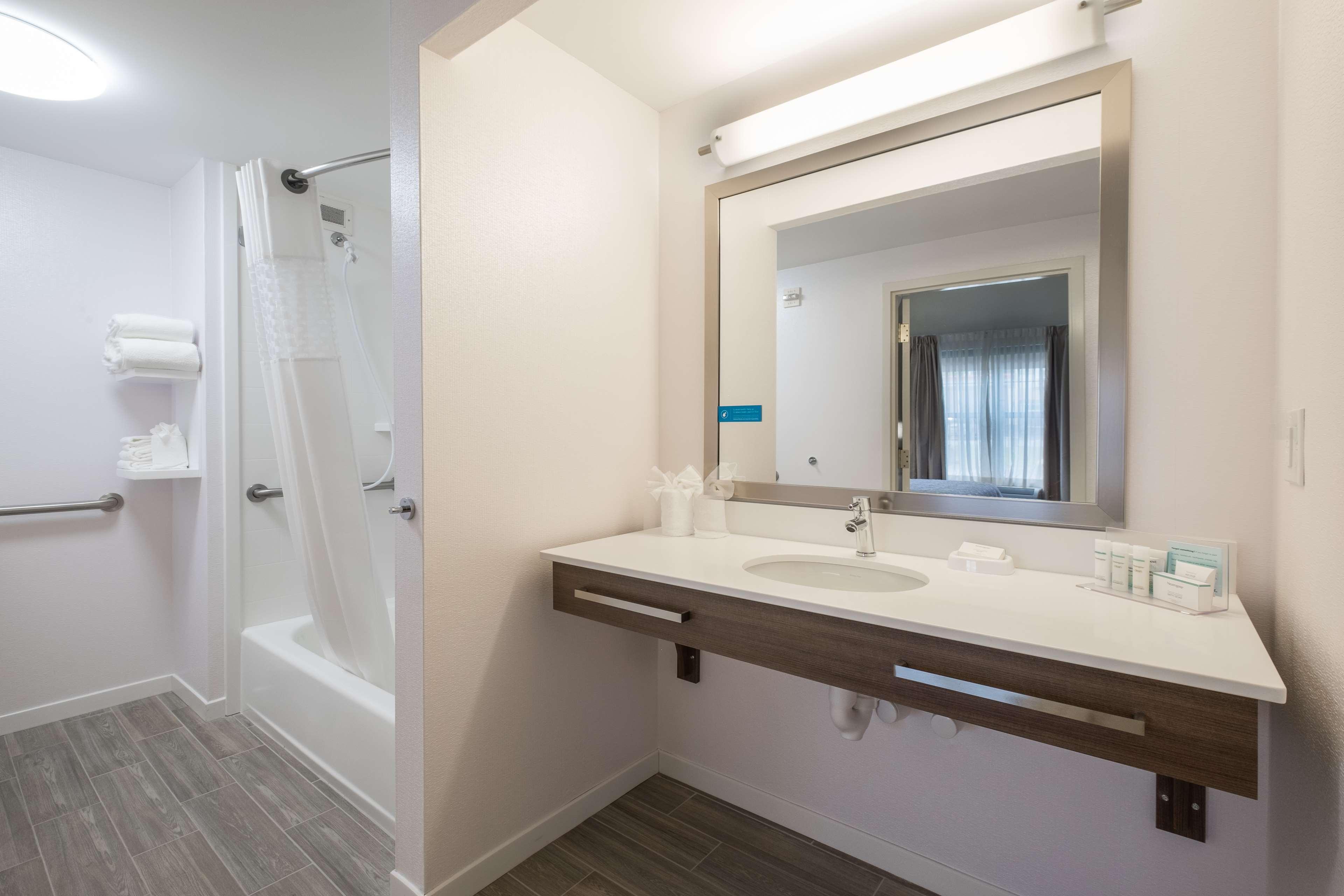 Hampton Inn Waterville Exterior photo