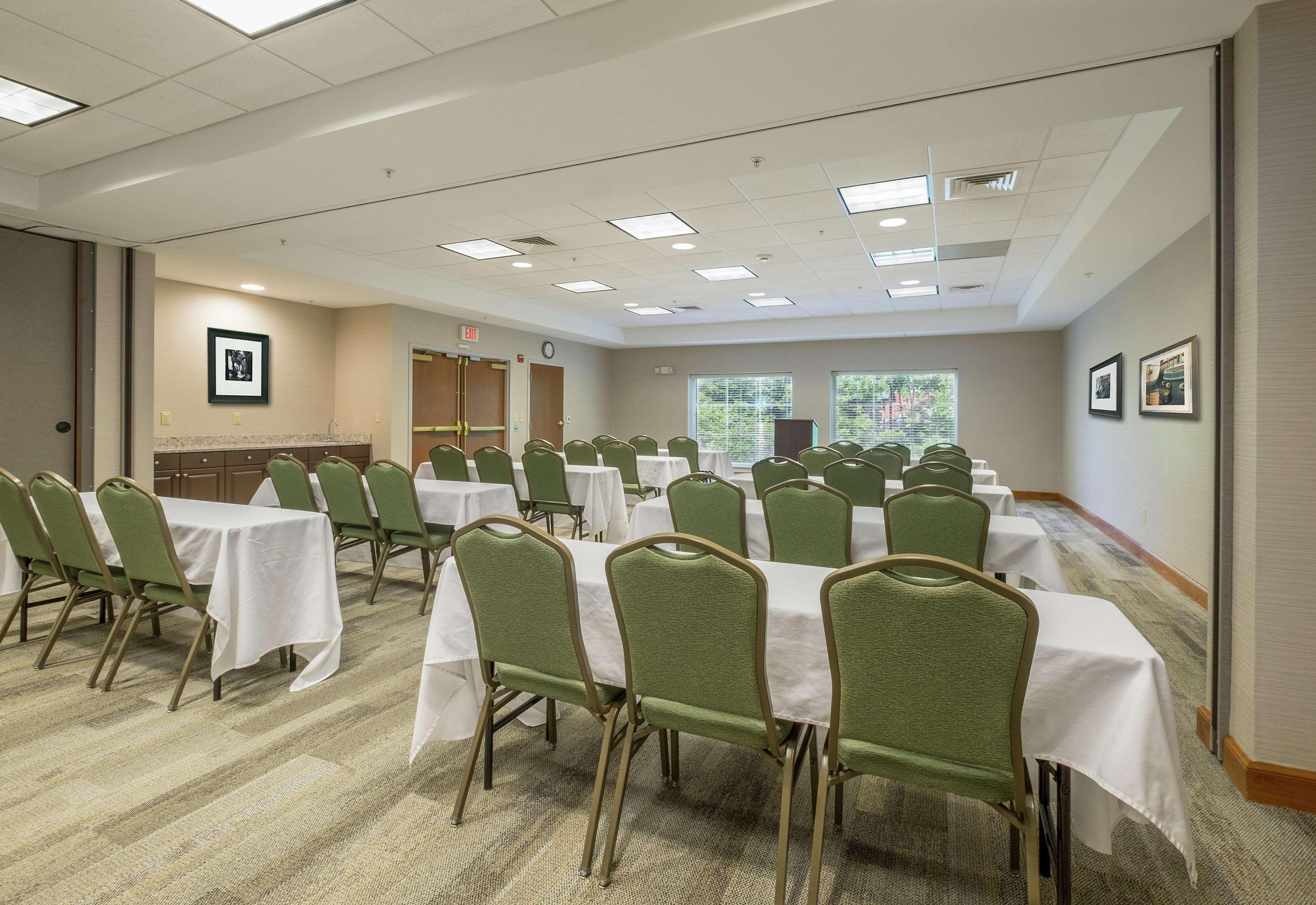 Hampton Inn Waterville Exterior photo