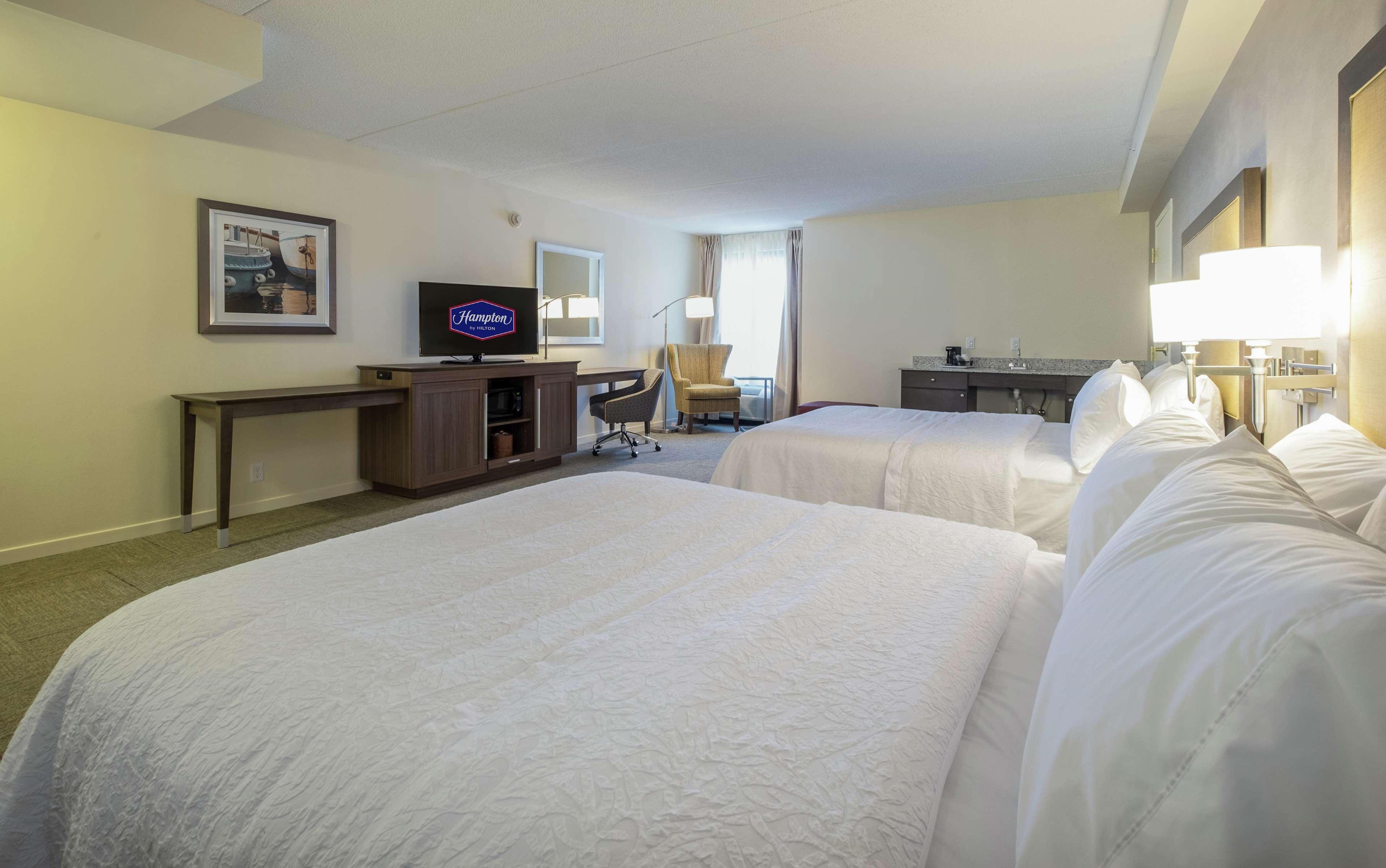 Hampton Inn Waterville Exterior photo