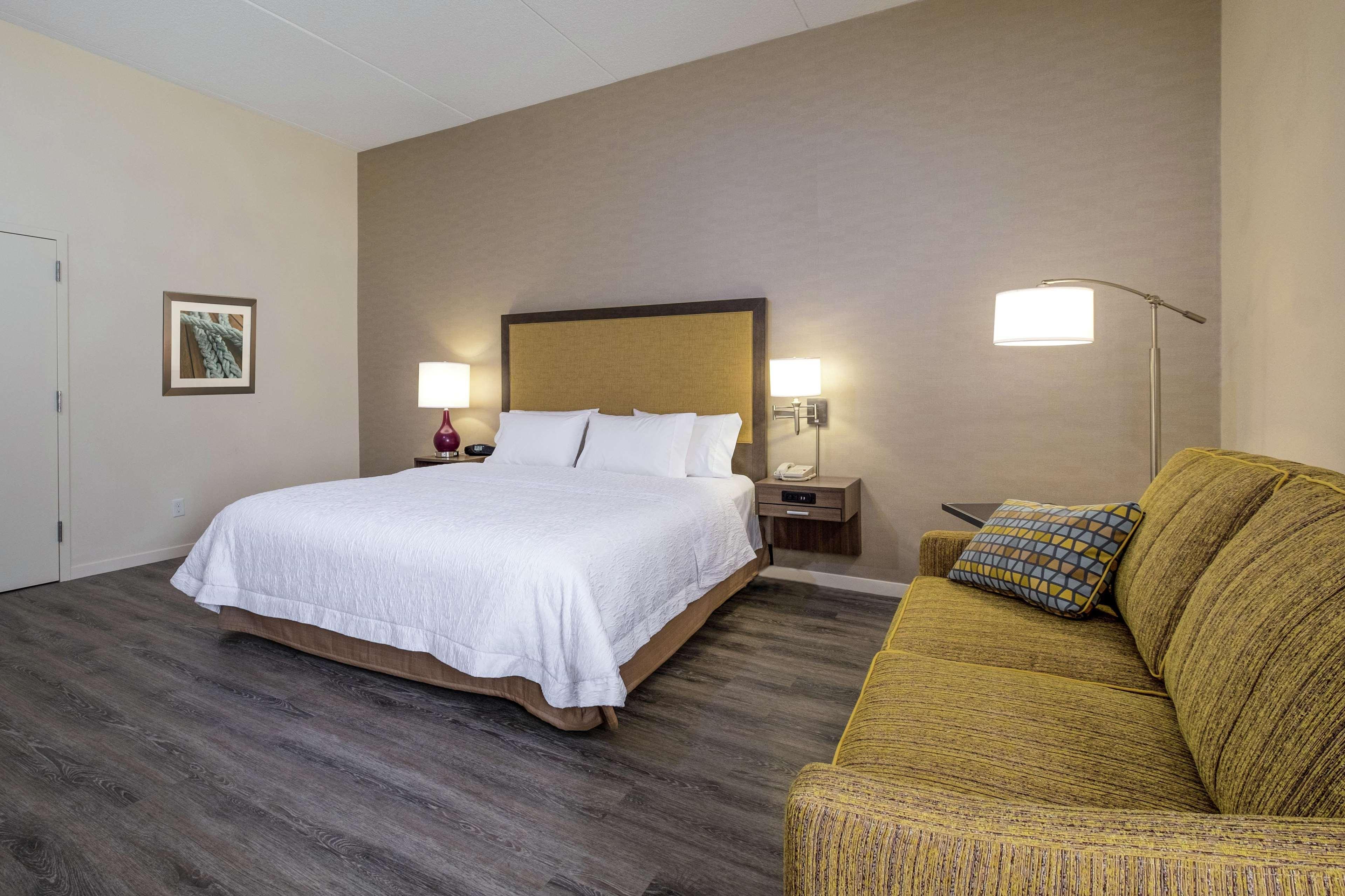 Hampton Inn Waterville Exterior photo